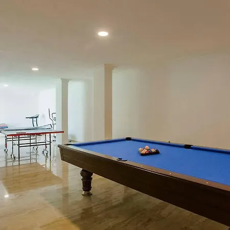 7 Bedroom - 3136 *