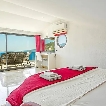 7 Bedroom - 3136 *